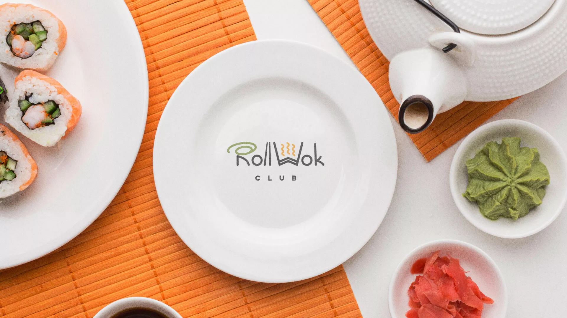 Разработка логотипа и фирменного стиля суши-бара «Roll Wok Club» в Оханске